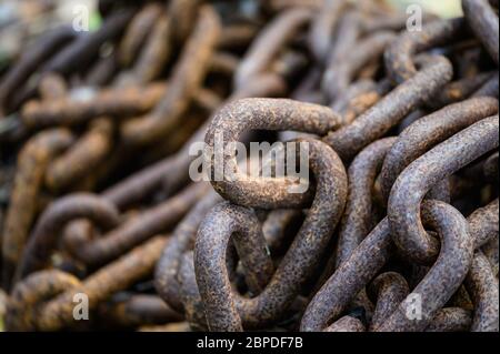 Thick cast iron chain detail Stock Photo by ©thomasmales 31239829