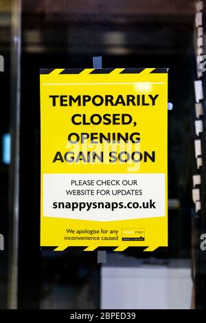 10 May 2020, London, UK - Temporarily Closed sign at Snappy Snaps shop in Canary Wharf during the Coronavirus outbreak lockdown Stock Photo