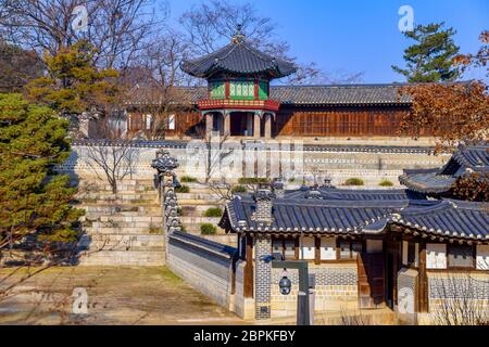 Seoul,South Korea 1/12/2020 Awesome view of courtyard of the Nakseonjae Complex at Changdeokgung Palace in Seoul, South Korea. Traditional Korean arch Stock Photo