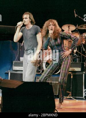 Carly simon james taylor hi-res stock photography and images