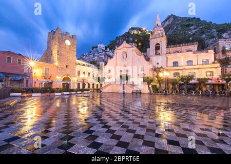 Belvedere of Taormina and San Giuseppe church on the square Piazza IX Aprile in Taormina at rainy night, Sicily, Italy Stock Photo