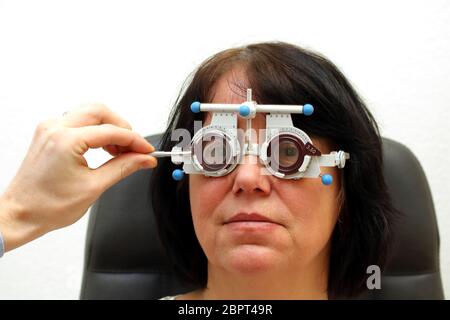 Beim Optiker