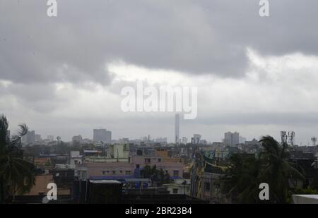 Kolkata, India. 20th May, 2020. Dark clouds hover over city during the cyclonic storm Amphan. (Photo by Ved Prakash/Pacific Press) Credit: Pacific Press Agency/Ģ����ý Live News Stock Photo