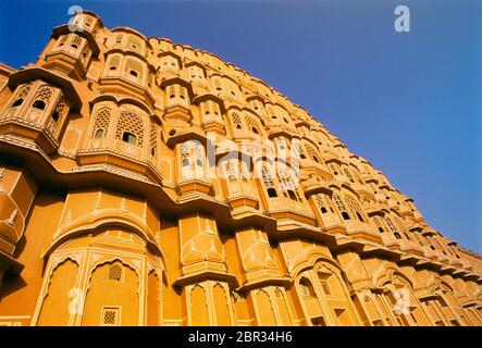 Snake Charmers outside the Hawa Mahal (Palace of the Winds), Jaipur, Rajasthan, India Stock Photo