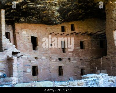 Mesa Verde National Park Colorado USA.There are about 600 cliff dwellings with the National Park. Most cliff dwellings are set in alcoves in the cliff Stock Photo