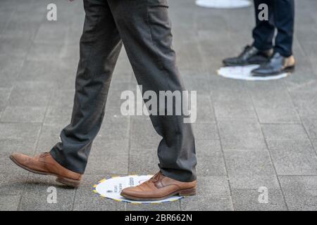 London, UK. 20th May, 2020. Coronavirus: Social distancing in the city continues despite an ease of the current restrictions. Credit: Guy Corbishley/Alamy Live News Stock Photo