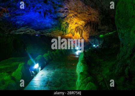 Yellow Dragon Cave, also known as The Wonder of the World's Caves, Zhangjiajie, Hunan, China Stock Photo