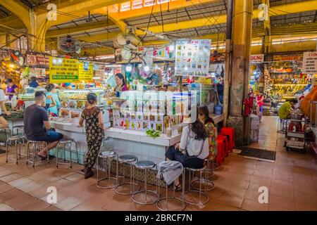 Drink and snack stall, Cho Ben Thanh, Ben Thanh market hall, Ho Chi Minh City, Vietnam, Asia Stock Photo