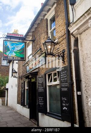 HAMMERSMITH, LONDON- The Dove. Famous riverside pub along the Thames path close to Hammersmith bridge. Stock Photo