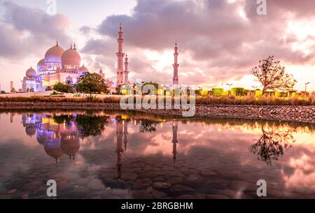 sheikh zayed grand mosque in abu dhabi intended by late president of UAE sheikh zayed bin sultan al nahyen Stock Photo