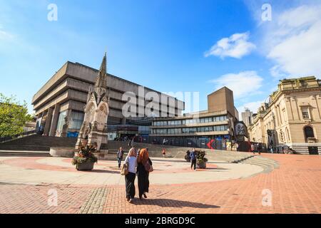 Chamberlain Square and the old Birmingham Central Library shortly before demolition in 2016, England Stock Photo