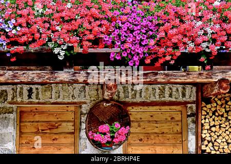 Legna da ardere hi-res stock photography and images - Alamy