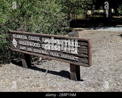 Alameda Creek Regional Trail, Isherwood Staging Area entrance sign in Fremont, California Stock Photo