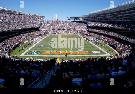 Chicago Bears quarterback Kordell Stewart (10) prepares to throw the ball  downfield during first half action against the New Orleans Saints at the  Louisiana Superdome October 12, 2003. (UPI/A.J.SISCO Stock Photo - Alamy