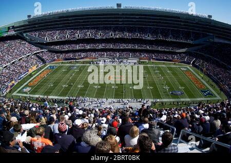 Chicago Bears quarterback Kordell Stewart (10) prepares to throw the ball  downfield during first half action against the New Orleans Saints at the  Louisiana Superdome October 12, 2003. (UPI/A.J.SISCO Stock Photo - Alamy