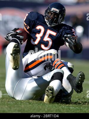 Anthony Thomas of the Chicago Bears runs with the ball during