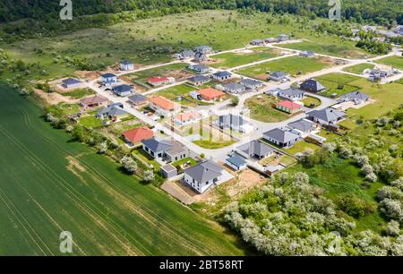15 May 2020, Saxony-Anhalt, Bad Kösen: View of the residential area 'Seekurpark' between fields and the nature reserve 'Saale-Ilm-Platten'. (Aerial view with drone) Photo: Jan Woitas/dpa-Zentralbild/ZB Stock Photo