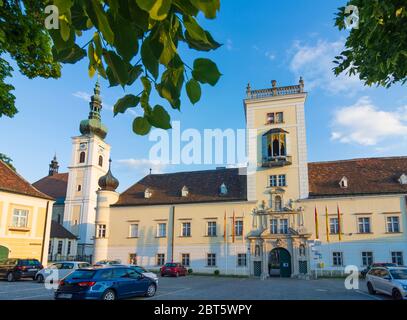 Heiligenkreuz: Stift Heiligenkreuz Abbey, Main Gate, in Wienerwald, Vienna Woods, Niederösterreich, Lower Austria, Austria Stock Photo