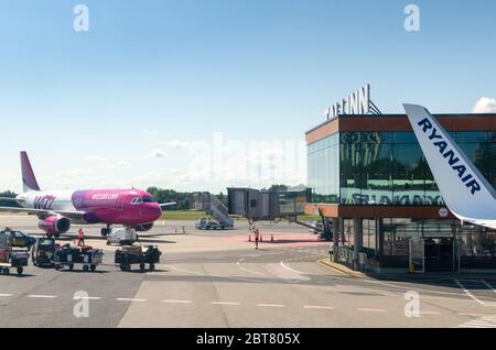 A Wizz Air low cost flight at Tallinn Airport, Estonia Stock Photo