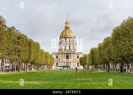 Les Invalides formally The National Residence of the Invalids, a complex of buildings in the 7th arrondissement of Paris, France, containing museums a Stock Photo