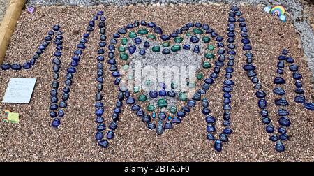 A Long Eaton (Derbyshire) resident and NHS worker presents a Tribute and Memorial to the dedicated members of the NHS and Social Care family who gave their lives during the fight against COVID-19. Stock Photo