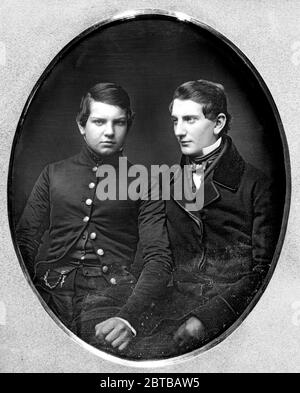 1850 , USA  : Daguerreotype of  brothers  William Hazard ( 1833 - 1888 ) and Moses Augustus Field (born 1831 ). - foto storiche -  PHOTO HYSTORY  - portrait - ritratto - DAGHERROTIPO - DAGHERROTIPIA  - ragazzo - ragazzi - giovane uomo - giovanotto - young man - men - uomini - child - children - fratelli - brothers - collar - colletto - tie - cravatta - STORIA DELLA FOTOGRAFIA - MODA - FASHION - XIX SECOLO CENTURY - OTTOCENTO - '800 - 800's  - CHILDHOOD - INFANZIA - LGBT - GAY - COPPIA - COUPLE - DUO --- Archivio GBB Stock Photo