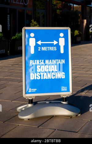 Social distancing sign please maintain 2 metre gap, UK.