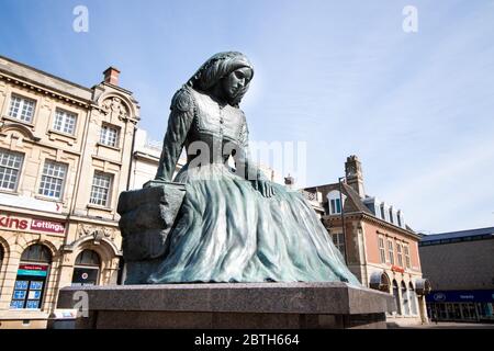 The George Eliot statue situated in the shopping centre, Nuneaton. Stock Photo