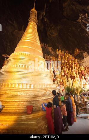 Shwe Oo Min Pagoda, Pindaya village, state of Shan, Myanmar, Asia Stock Photo