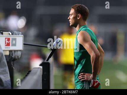 Dortmund, Germany, 26th May 2020  fcb1 TV interview ARD german television in the football match  BORUSSIA DORTMUND - FC BAYERN MUENCHEN in 1. Bundesliga 2019/2020, matchday 28.  © Peter Schatz / Alamy Live News / Pool via Jürgen Fromme / firosportfoto   - DFL REGULATIONS PROHIBIT ANY USE OF PHOTOGRAPHS as IMAGE SEQUENCES and/or QUASI-VIDEO -   National and international News-Agencies OUT  Editorial Use ONLY Stock Photo