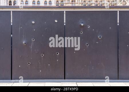 Memorial plaque with bullet holes outside Hungarian Parliament in Kossuth Lajos Square in Budapest Stock Photo