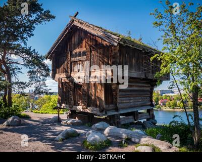 木の民家 ヨーロッパ WOODEN HOUSES IN EUROPE (1978 old-wooden-house-in-skansen-