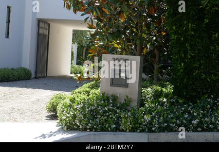 Los Angeles, California, USA 26th May 2020 A general view of atmosphere of Dorothy Lamour's former home at 1375 N.  Doheny Drive on May 26, 2020 in Los Angeles, California, USA. Photo by Barry King/Alamy Stock Photo Stock Photo