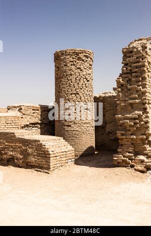 Mohenjo daro, well, DK Area, archaeological site of Indus Valley ...