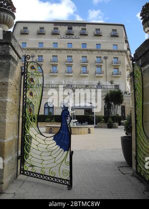 Malta Valetta Phoenicia Hotel rear gardens fountain and gates Stock Photo