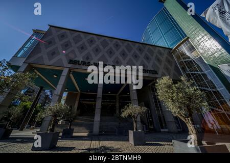 The World trade center in downtown Rotterdam city. The building with flags in front of it. Rotterdam, Zuid-holland, Nederland augustus 2019 Stock Photo