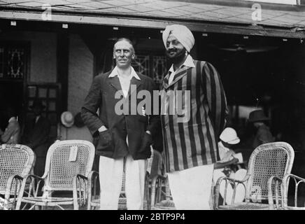 Thee MCC in India . Gilligan photographed with the Maharajah of Patiala 1st January 1927 Stock Photo