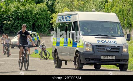 Glasgow, Scotland, UK 27th May, 2020:Police flooded kelvingrove park with officers to enforce social distancing amongst skaters at the skate park and locals on the grass  Credit: Gerard Ferry/Alamy Live News. Stock Photo
