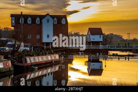 A late winter's afternoon at the Abbey Mill and weir in Tewkesbury, Gloucestershire, England Stock Photo