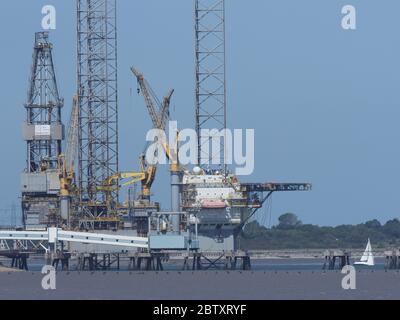 Oil rig Sheerness Kent UK Aerial Stock Photo - Alamy