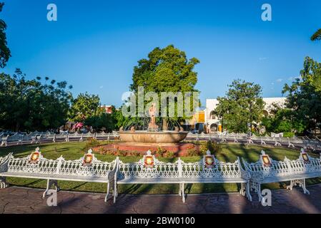 Water fountain at the Francisco Canton Rosado Main Park, Valladolid, Yucatan, Mexico Stock Photo