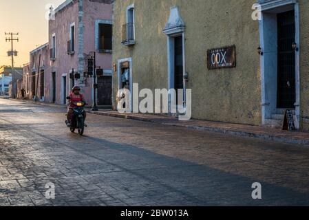 Typical street with beautiful pastel-painted houses, Valladolid, Yucatan, Mexico Stock Photo