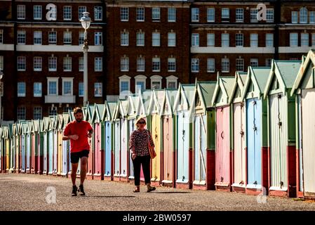 Brighton, UK. 28th May, 2020. People enjoying the blistering temperatures on Brighton and Hove seafront. Credit: Andrew Hasson/Alamy Live News Stock Photo