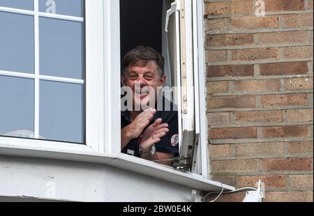 Brighton UK 28th May 2020 - Residents and neighbours of Queens Park in Brighton join in the Clap For Our Carers for NHS staff and Key Workers tonight during the coronavirus COVID-19 pandemic . : Credit Simon Dack / Alamy Live News Stock Photo