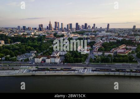 Warsaw, Poland. 28th May, 2020. The city skyline is seen before sunset in Warsaw, Poland, on May 28, 2020. The Polish government announced on Wednesday further easing of anti-coronavirus restrictions, as the country reported 399 new confirmed cases of COVID-19 infection over the past 24 hours. With 300 to 400 new cases discovered on a daily basis, the curve shows no signs of flattening in Poland. So far, 22,473 people have been infected with the coronavirus and 1,028 patients succumbed to the coronavirus-caused disease. Credit: Jaap Arriens/Xinhua/Alamy Live News Stock Photo