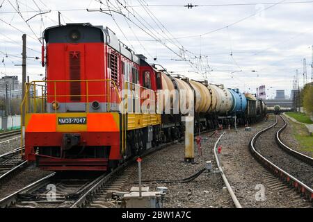 Moscow, Russia. 2nd May, 2020. Locomotive with oil tank cars in Moscow, Russia. Stock Photo