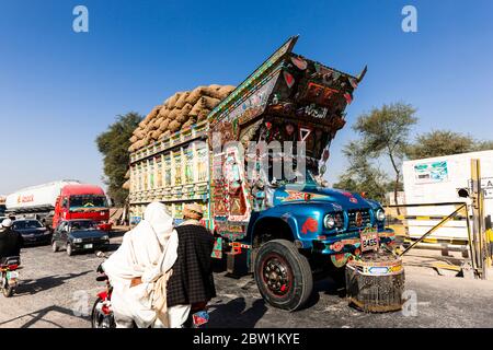 Railroad crossing near Jhang, Punjab Province, Pakistan, South Asia, Asia Stock Photo