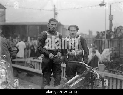 Speedway riders: American Jack Milne (left) and Britain's George Newton, New Cross Rangers at New Cross Speedway Stadium. 26 May 1937 [?] Stock Photo