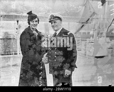 Staff Captain EEH Starling of RMS Strathnaver ocean liner of the Peninsular and Oriental Steam Navigation Company (P&O). with Miss Sheila Martin. Stock Photo