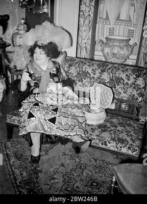 the-1938-royal-command-variety-performance-at-the-london-coliseum-king
